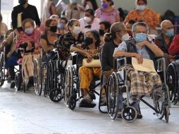 Se aplicaron 22 mil 60 vacunas a adultos mayores de Zapopan que recibieron segundas dosis. TWITTER / @saludjalisco