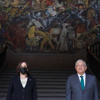 AMLO y Kamala Harris hablan sobre la migración ilegal hacia EU