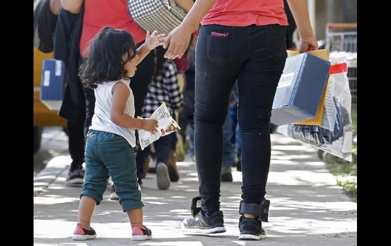 Hasta ahora, mil 786 menores fueron entregados a sus familias, mil 779 gracias al apoyo de ONG's y otros siete en los últimos 30 días. EFE/L. Smith