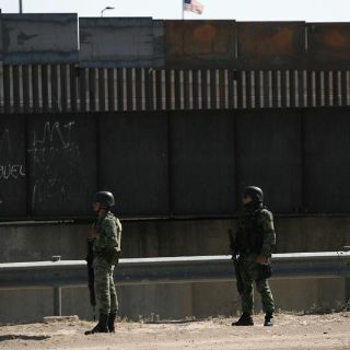 Abandonan a niña de cinco años en canal fronterizo de Estados Unidos