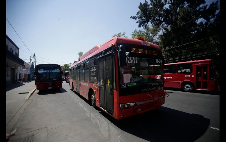 El gobernador de Jalisco se comprometió a renovar de más de mil unidades este año. EL INFORMADOR / F. Atilano