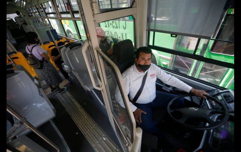 El gobernador de Jalisco se comprometió a renovar de más de mil unidades este año. EL INFORMADOR / F. Atilano