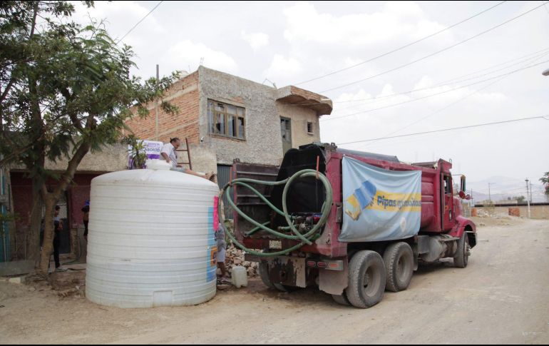 Para solicitar el servicio de pipas gratuitas se puede llamar a la línea telefónica SIAPATEL 3668-2482. ESPECIAL / SIAPA