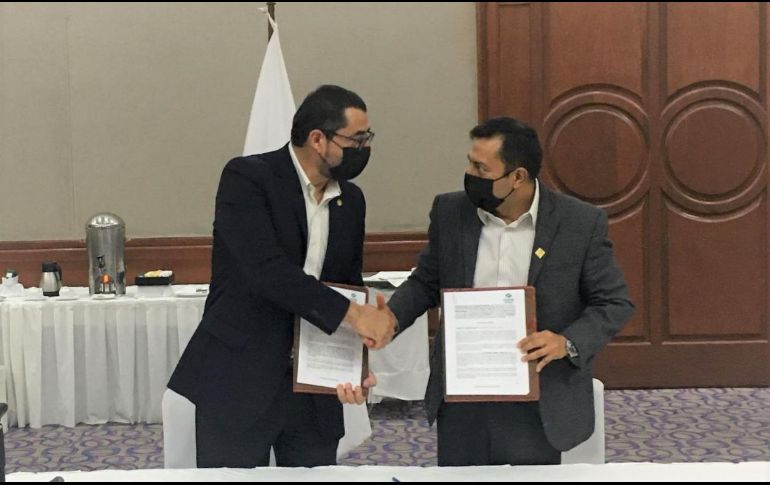 Castañeda recalcó que los técnicos especializados son necesarios para esta y otras industrias. FACEBOOK / CONALEP Jalisco