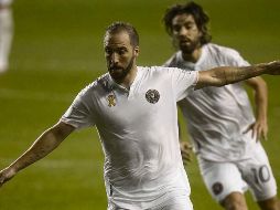 FIGURAS. En  el duelo podrían participar Gonzalo Higuaín (centro) y Rodolfo Pizarro, representando a la Liga estadounidense. AFP