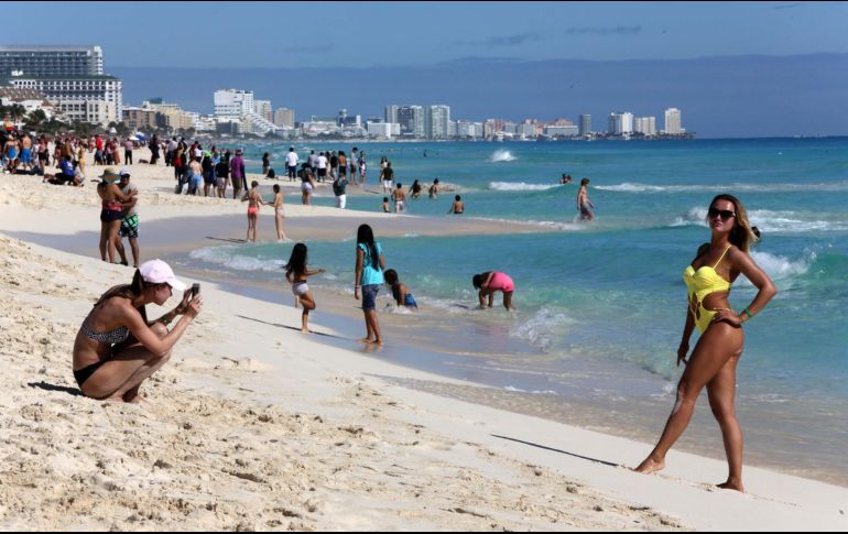 Pese a la pandemia, México fue el tercer país más visitado en el mundo en 2020, según las estimaciones de la OMT, un fenómeno coyuntural que se atribuye a las medidas sanitarias flexibles en las zonas turísticas del país. EFE / ARCHIVO