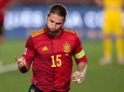 Sergio Ramos se quedó fuera de la convocatoria de España. AP