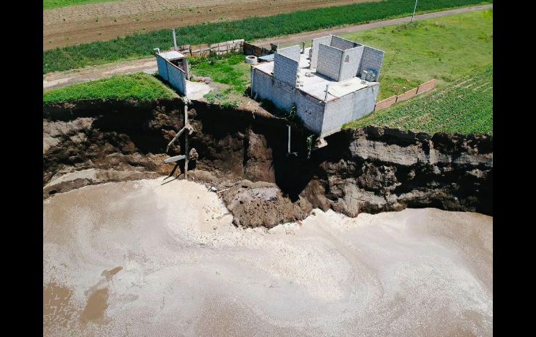 7 de junio. El hundimiento continúa extendiéndose a la casa. TWITTER@CNPC_MX