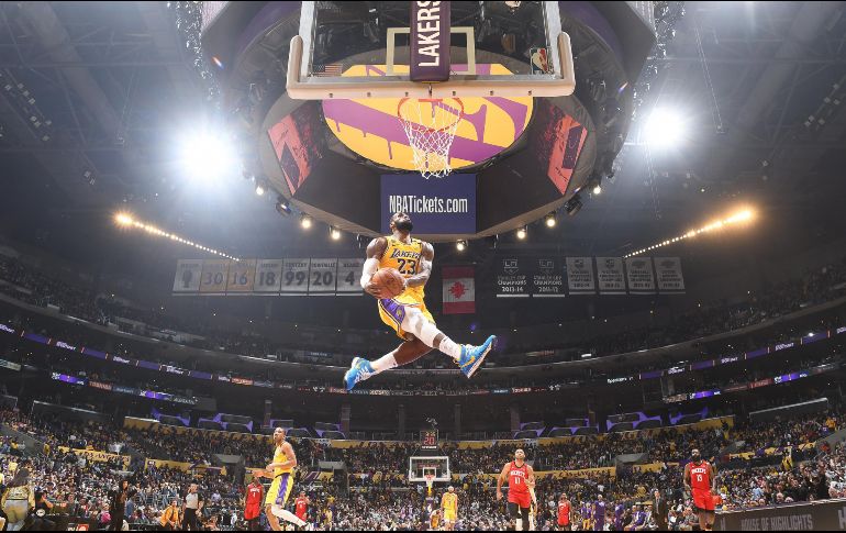 Los playoffs comenzarían el 16 de abril y la Final de la NBA está programada a empezar el 2 de junio, con el último juego de la serie para el 18 de junio. AFP/ARCHIVO