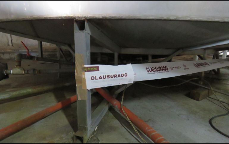 Al presentar un riesgo para el equilibrio ecológico, la procuraduría se dispuso a colocar sellos de clausura en el área de producción de la tequilera. ESPECIAL / Proepa Jalisco