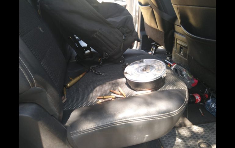 Los artículos y la camioneta donde fueron encontrados son puestos a disposición del Ministerio Público Federal. ESPECIAL / FGR en Jalisco