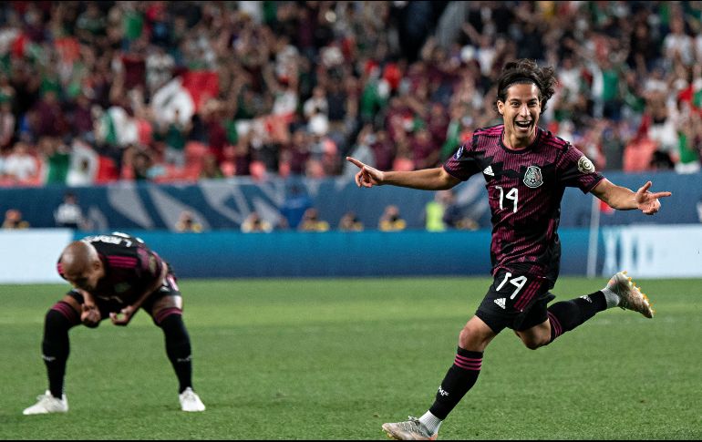México continúa con su preparación rumbo a la Copa Oro. Imago7