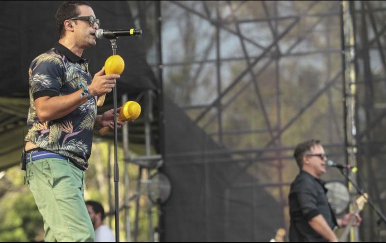 Canciones como “Viviré para ti”, “Óyeme nena” y “Esto es lo que hay” se sumaron al concierto. EL INFORMADOR/ARCHIVO