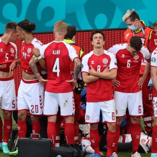 Suspenden el partido Dinamarca vs Finlandia por desmayo de Christian Eriksen