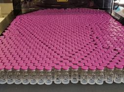 La FDA no dio cifras de cómo afectó el problema de la fábrica, que también fabricaba vacunas para AstraZeneca. AFP / ARCHIVO