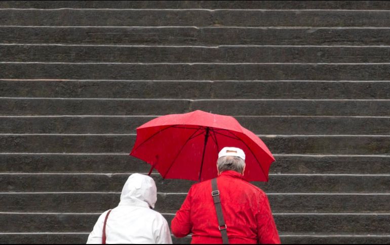 El SMN prevé cielo nublado con lluvias fuertes en las regiones Norte, Altos Norte, Altos Sur y Ciénega. AP/ARCHIVO
