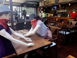 NUEVAS MEDIDAS. Foros culturales, bares y recintos religiosos volverán a operar con aforo reducido. ARCHIVO