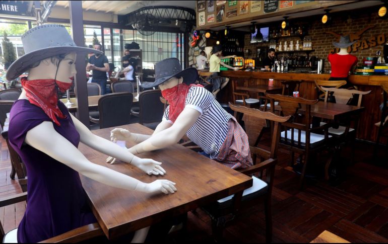 NUEVAS MEDIDAS. Foros culturales, bares y recintos religiosos volverán a operar con aforo reducido. ARCHIVO