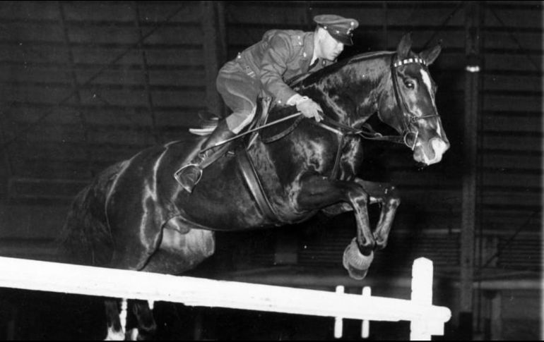 BINOMIO PERFECTO. El encuentro de Mariles y “Arete” se dio por casualidad. Tras su hazaña en Londres, tanto jinete como caballo cobraron una gran popularidad, que hasta un danzón les fue compuesto en su honor. ESPECIAL