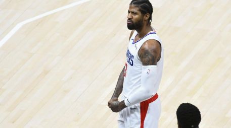 Paul George, brilló con 37 puntos, 16 rebotes y 5 asistencias. AFP