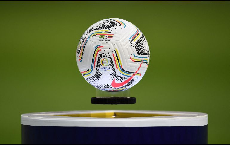 Diecinueve de esas personas forman parte de alguna de las 10 selecciones participantes. AFP