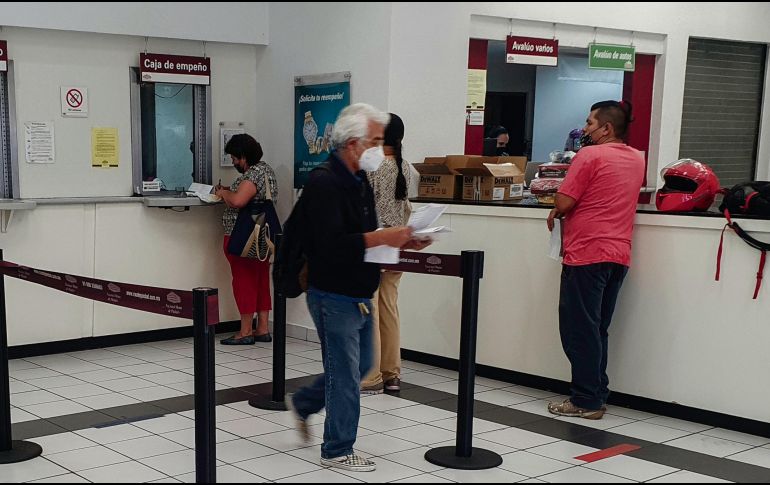 Ciudadanos acuden al Monte de Piedad para obtener fondos y llevar comida a sus mesas. EL INFORMADOR/G. Gallo