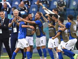 Italia sigue volando en esta Eurocopa y celebró su trigésimo partido sin conocer la derrota. EFE / R. Antimiani