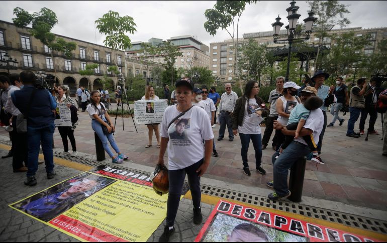 En el pliego petitorio entregado se solicitaba una reunión con las autoridades estatales para que se comprometan a cumplir las leyes en materia de desaparecidos. EL INFORMADOR / F. Atilano