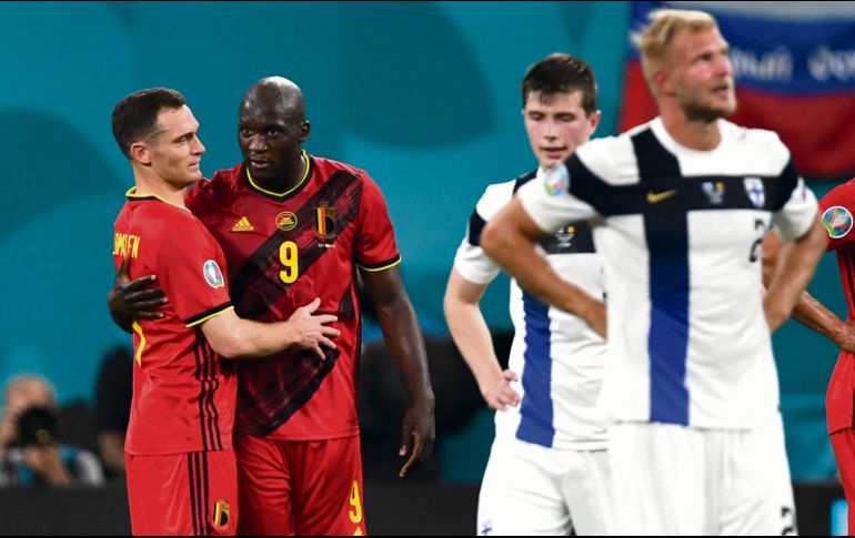 EFICAZ. Romelu Lukaku (der.) se cuenta entre los mejores goleadores de esta Euro. AFP