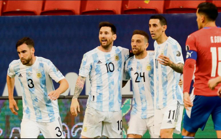 PASO A PASO. Los pamperos quieren alzar el trofeo y cada vez están más cerca. EFE