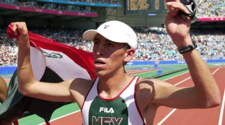 TRIUNFADOR. El escuálido marchista mexiquense sorprendió a México y el mundo. AFP