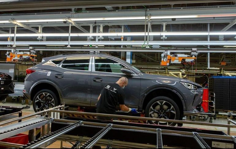 Audi tiene previsto invertir 46 mil millones de euros en cinco años para lograr esta transición. EFE/E. Fontcuberta