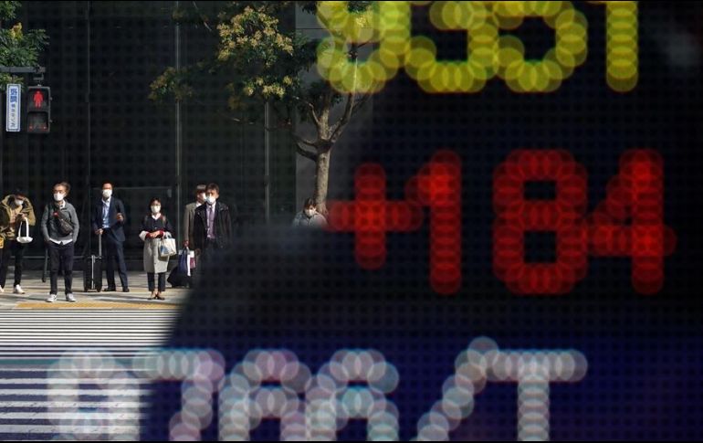 El parqué neoyorquino registró leves pérdidas antes de su comienzo y recuperó impulso hasta el toque de la campana. EFE/F. Robichon