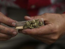 La ley permite que individuos de 21 años o más posean o consuman hasta 42.5 gramos de marihuana. EFE/S. Gutiérrez