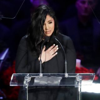 La viuda de Kobe Bryant resuelve su demanda con compañía de helicópteros