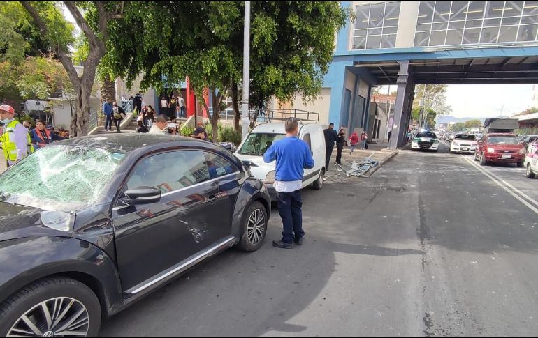 El Metro detalla que el área jurídica tomó conocimiento y la empresa se hará cargo de los daños a los vehículos. TWITTER / @LFx2