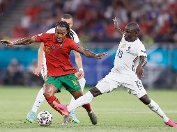 REÑIDO. El partido entre galos y lusos no decepcionó y ambos combinados deleitaron a más de 30 mil aficionados. EFE