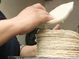 El alza en el precio de la tortilla de maíz contribuyó al incremento en la inflación quincenal. EL INFORMADOR/ARCHIVO