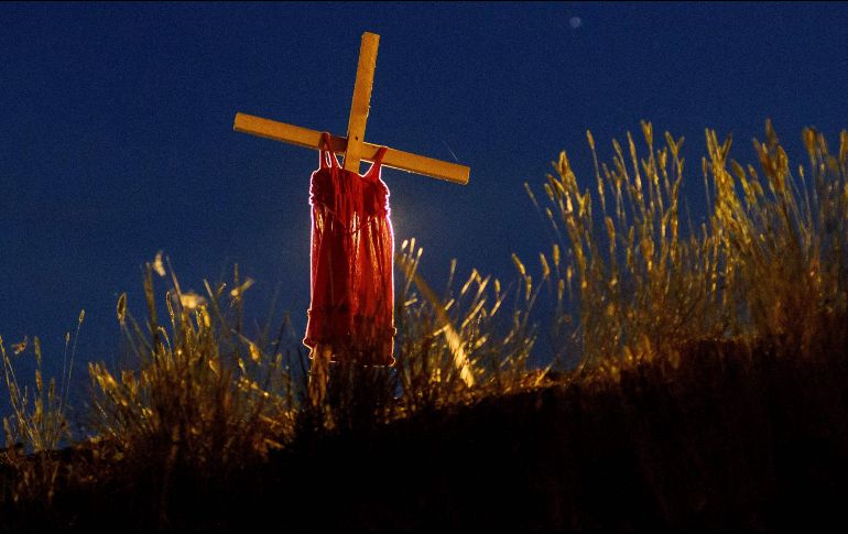 Un memorial cerca del internado en Kamloops, en la Columbia Británica, donde se localizaron los restos de 215 niños. AFP/ARCHIVO