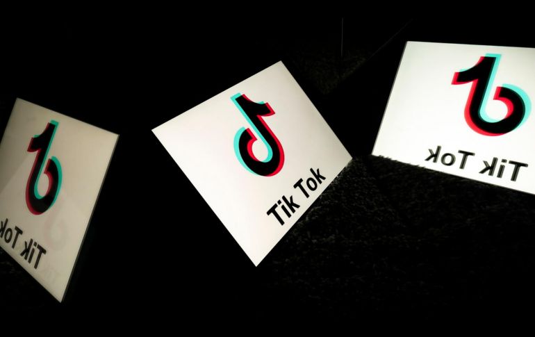 Un 'tiktoker' quitó a la fuerza un smartphone que había 