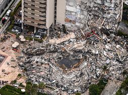 En total, 102 personas del edificio siniestrado han sido localizadas, según la alcaldesa de Miami-Dade. AFP / C. Khanna
