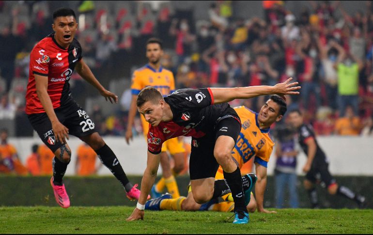 Furch y Caraglio tendrían nuevo compañero en el ataque de Atlas. Imago7