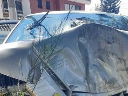 Al llegar al lugar, los patrulleros confirmaron que localizaron a un hombre de 47 años inconsciente dentro de un auto Volkswagen plata modelo 2009. ESPECIAL