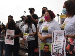 Familiares y amigos de personas desaparecidas protestan en Monterrey por la inseguridad que existe en las carreteras del estado. EFE/Juan Cedillo. EFE/J. Cedillo