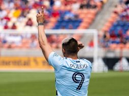 Se encendieron las alarmas y es que Alan Pulido salió lesionado del partido entre Sporting Kansas City y el LAFC de la MLS. AP