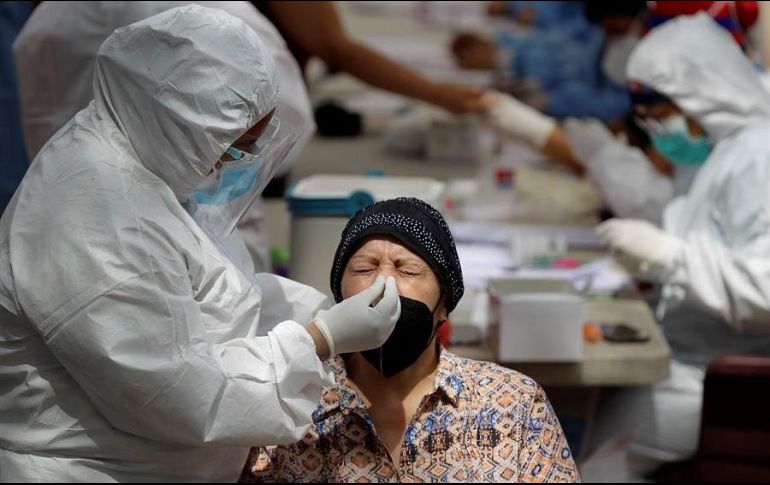 La ocupación hospitalaria en México ha disminuido un 86 % respecto al pico máximo alcanzado en enero. EFE/G. Amador