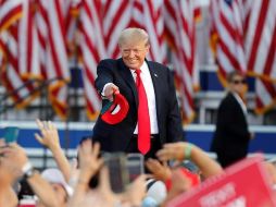 Cientos de personas ovacionaron a Trump. EFE/D. Maxwell