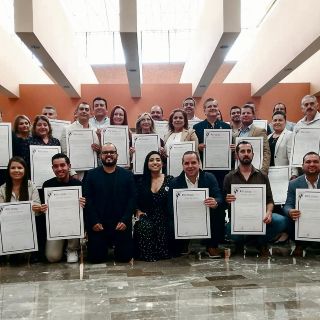 Hagamos entrega constancias de mayoría a munícipes y diputados