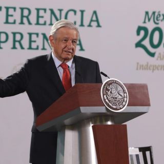 Gobernador de Jalisco llega a Palacio Nacional para reunirse con AMLO