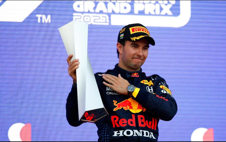 En tan sólo su sexta carrera con la escudería austriaca ya hizo sonar de nuevo el himno de México. En Bakú. EFE / ARCHIVO